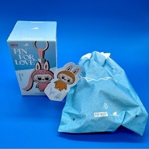 Pop Mart Pin for love pendant